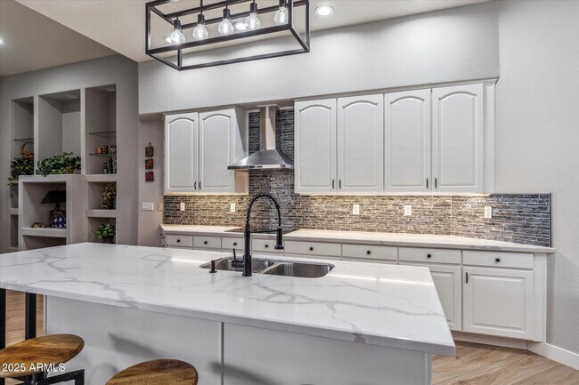 Building Photo - 10695 E Caribbean Ln