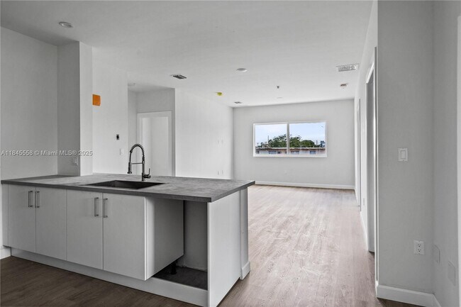 Building Photo - 2311 NW 22nd Ave