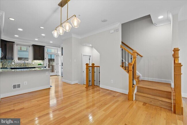 Building Photo - 2916 Penny Ln