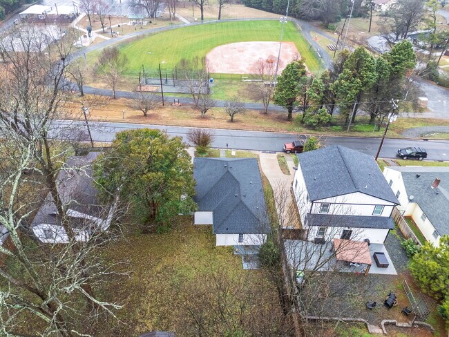 Building Photo - 306 Sacco St