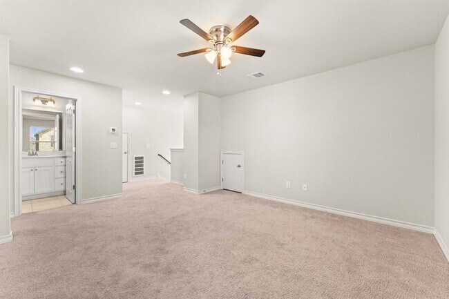 Building Photo - 740 Aliso Trail