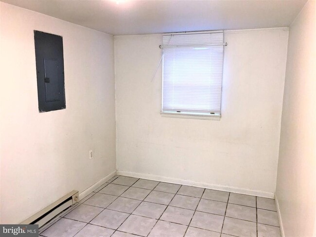 Building Photo - 139 Wilson St