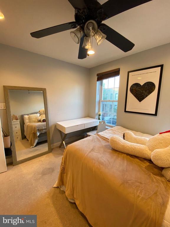 Building Photo - 1444 S Charles St