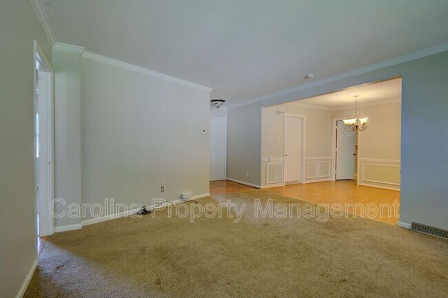 Building Photo - 6412 Tomahawk Ln