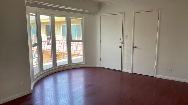 Living Room - 5110 Harold Way