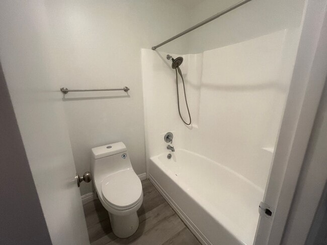 Building Photo - Lovely 1 Bedroom 1 Bath apartment in Anaheim!
