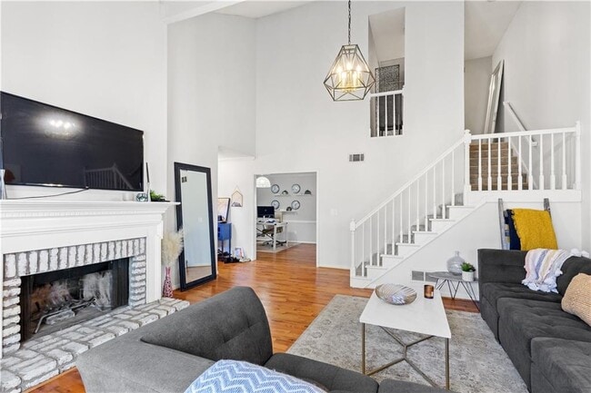 Building Photo - 1204 Defoor Ct NW