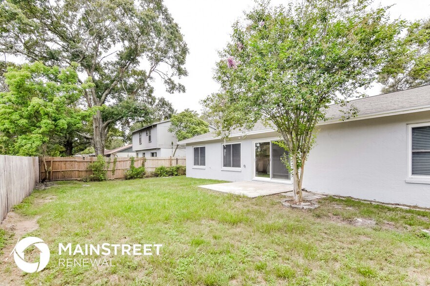 Building Photo - 17606 Shadyside Cir