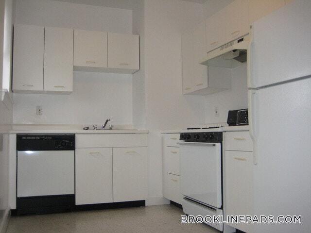 Building Photo - 37 Auburn St