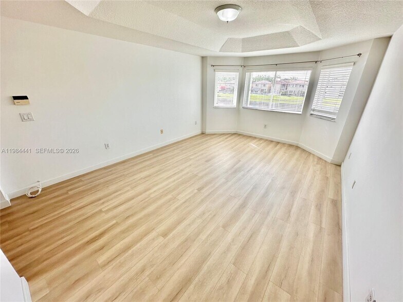 Building Photo - 11522 NW 69th Ter