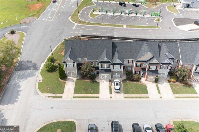 Building Photo - 17 Village Glen