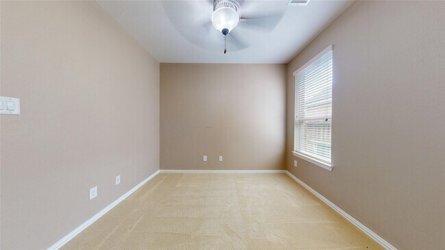Building Photo - 12314 Meadow Breeze Dr