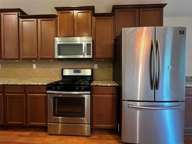 Building Photo - 2708 Cottonwood Shores Dr