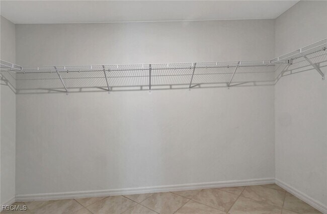 Building Photo - 418 Pickford Ave