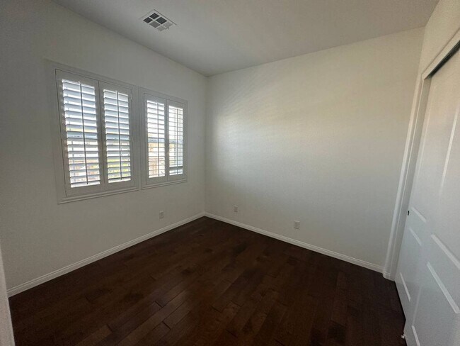 Building Photo - STUNNING LUXURY TOLL BROTHERS DESIGN TOWNH...