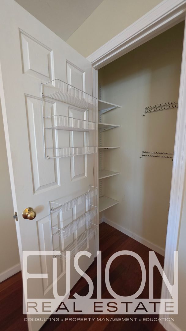 Building Photo - Elegant Four Bedroom Home in Dorset Farms!
