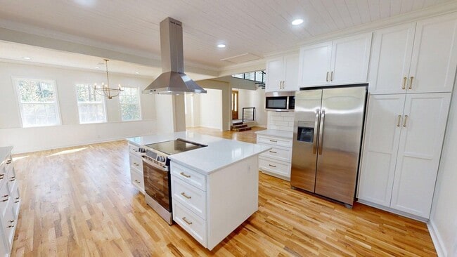 Building Photo - 171 Longwood Dr