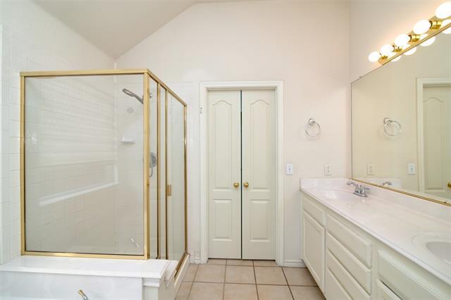 Building Photo - 1621 Oak Brook Ln