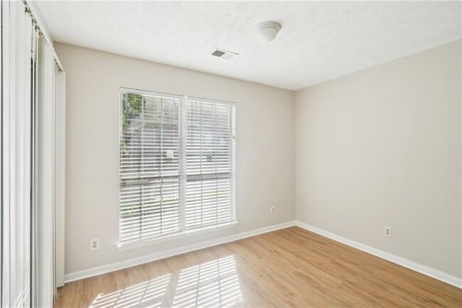 Building Photo - 1066 Rock Creek Ln