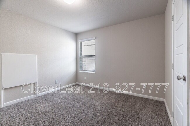 Building Photo - 940 Windflower