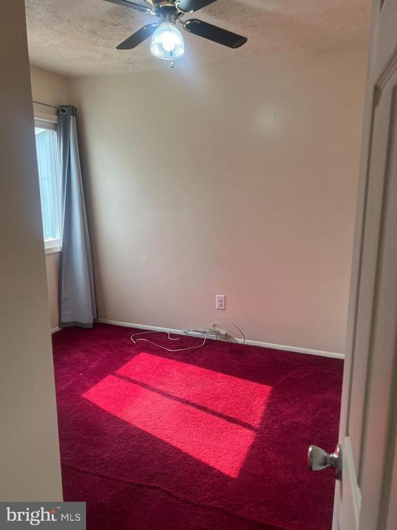 Building Photo - 2216 Sanibel Dr