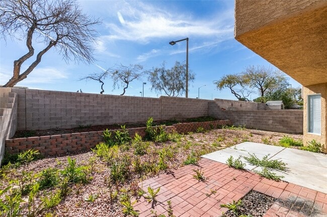 Building Photo - 7809 Calico Flower Ave