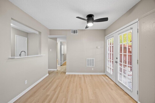 Building Photo - 8903 Parkfield Dr