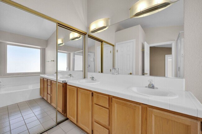 Building Photo - 7716 Bentonite Dr