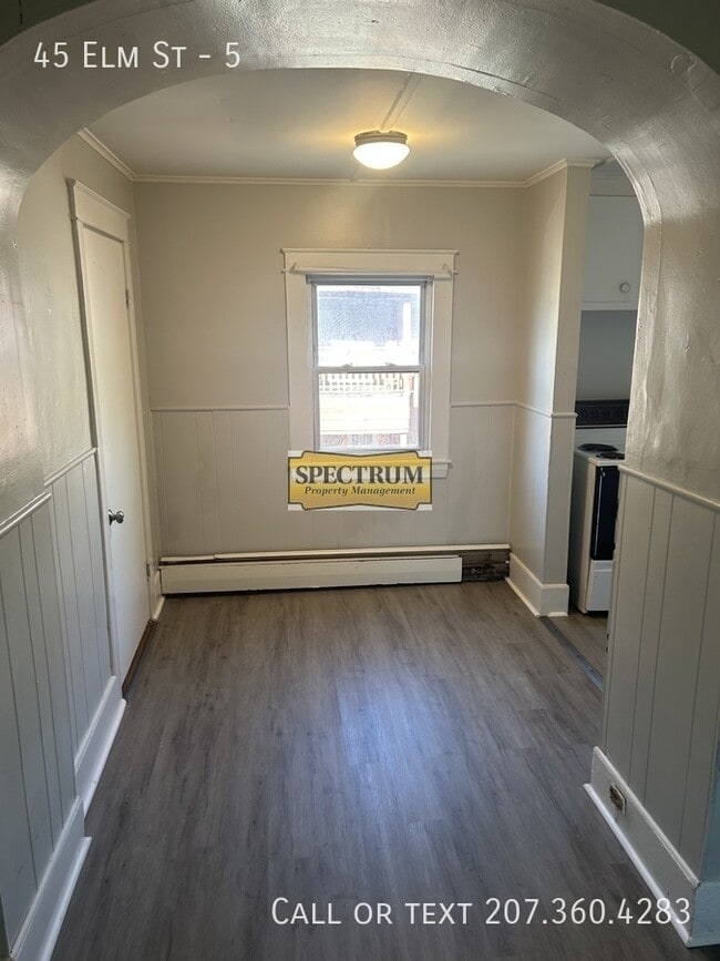 Building Photo - 45 Elm St