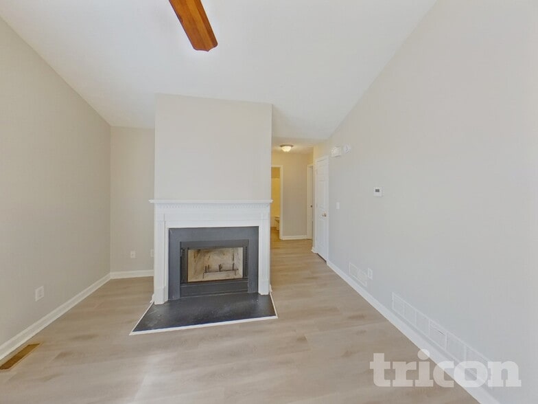 Building Photo - 165 Bridge Landing