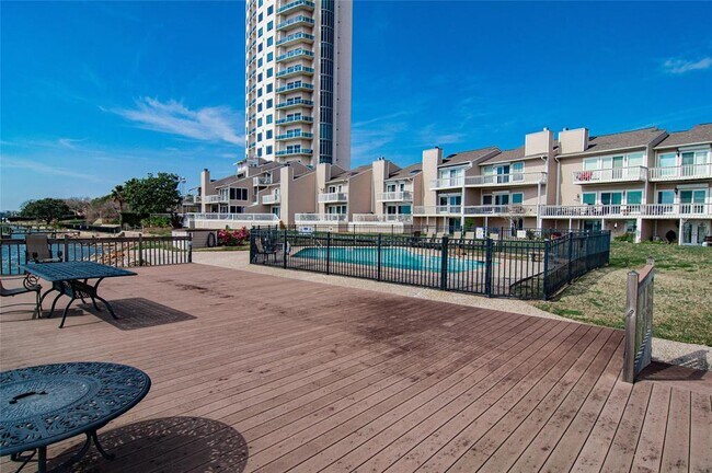 Building Photo - 16 Mariner Village Dr