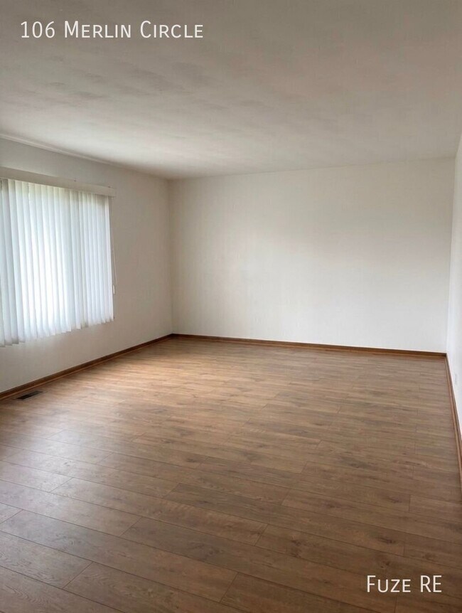 Building Photo - 106 Merlin Cir