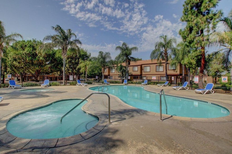 Pool Area - Oasis Townhouse