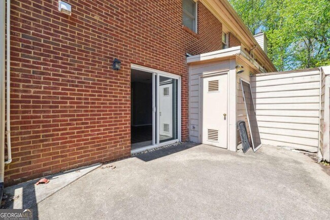 Building Photo - 2962 Webb Bridge Rd