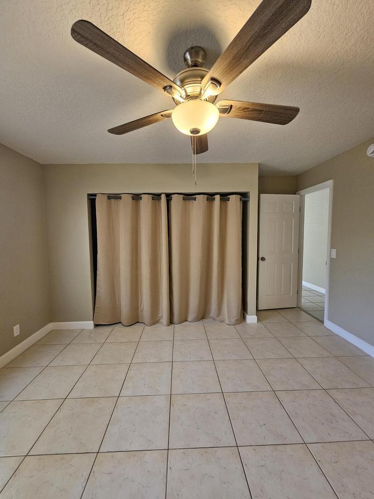 Building Photo - 4876 Orleans Ct