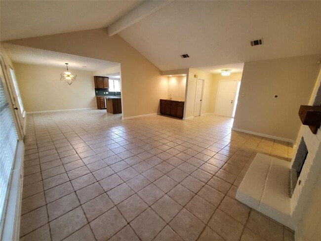 Building Photo - 1205 Doonesbury Dr