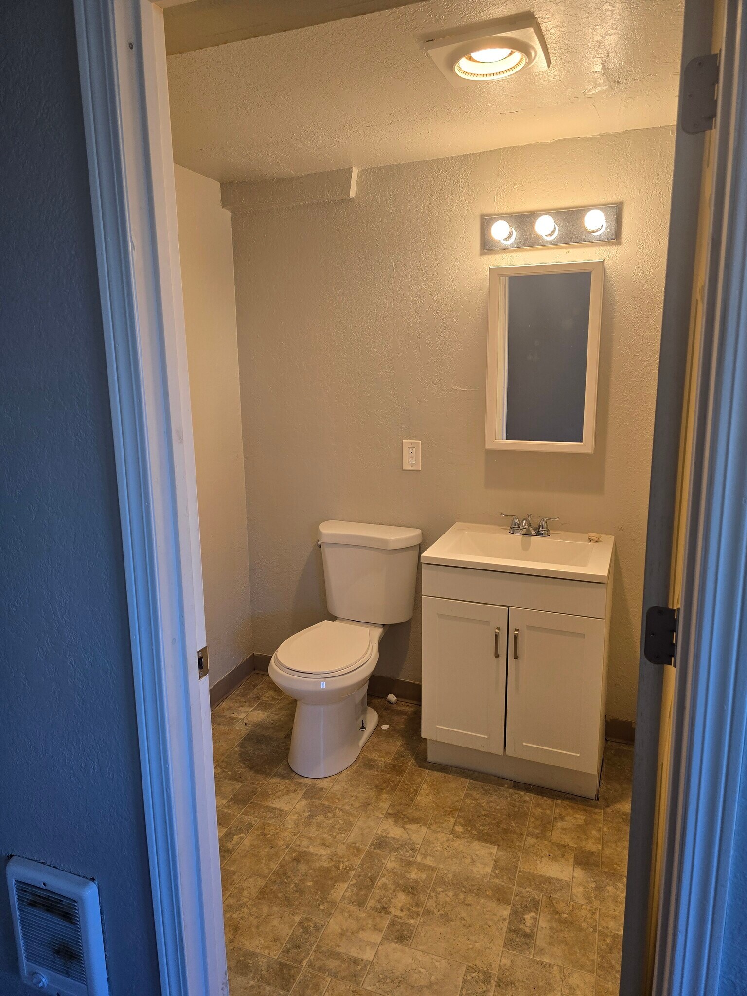 Building Photo - 3310 6th Ave