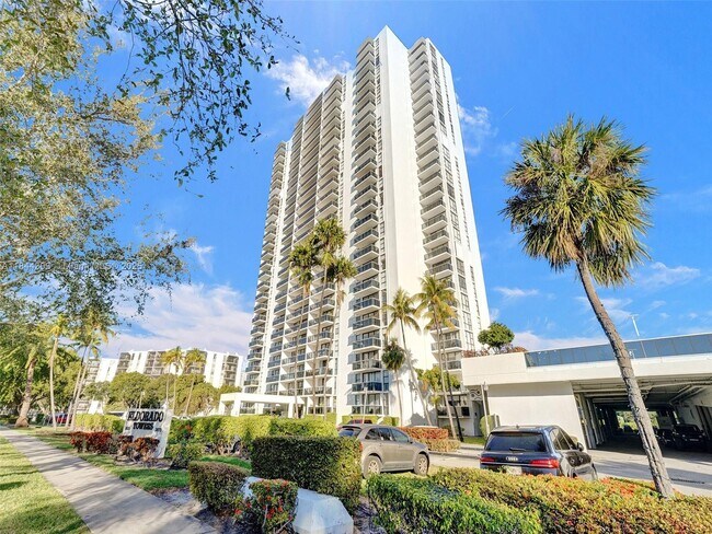 Building Photo - 3625 N Country Club Dr