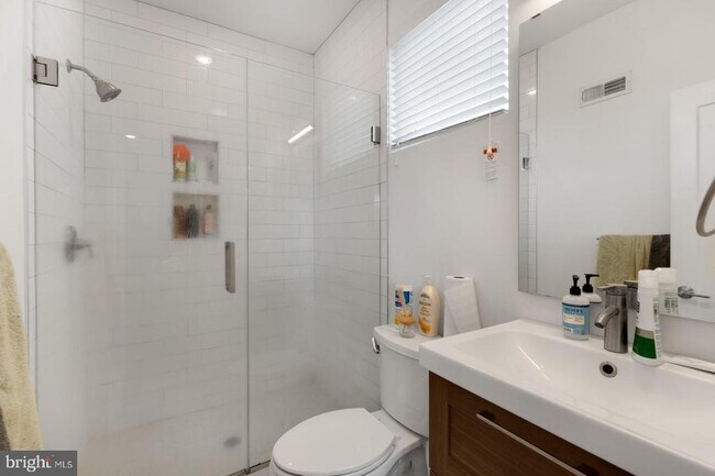 Building Photo - 1341 N Marston St