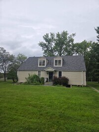 Building Photo - 614-618 Field Club Rd.
