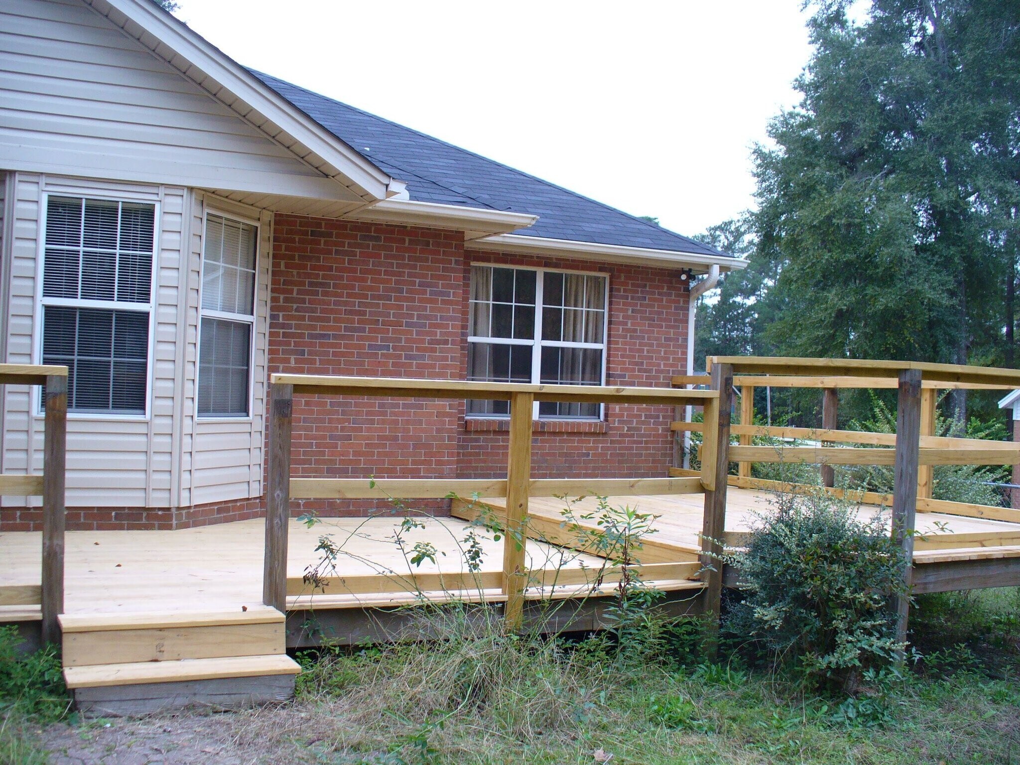 Building Photo - 1013 Pleasant Valley Dr