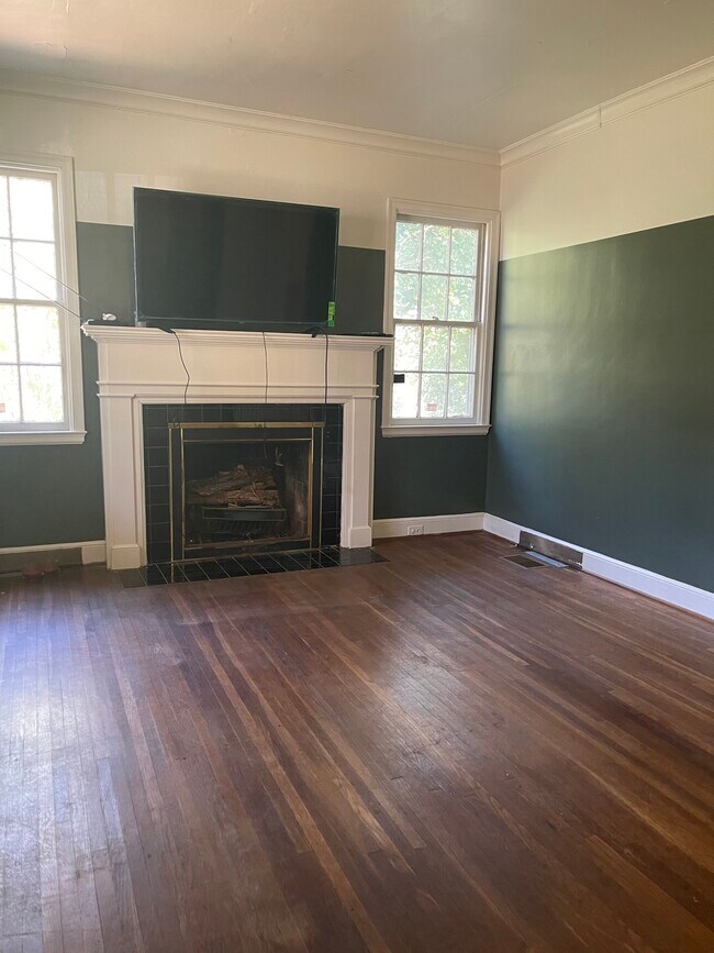 Building Photo - 3030 Carol Ave