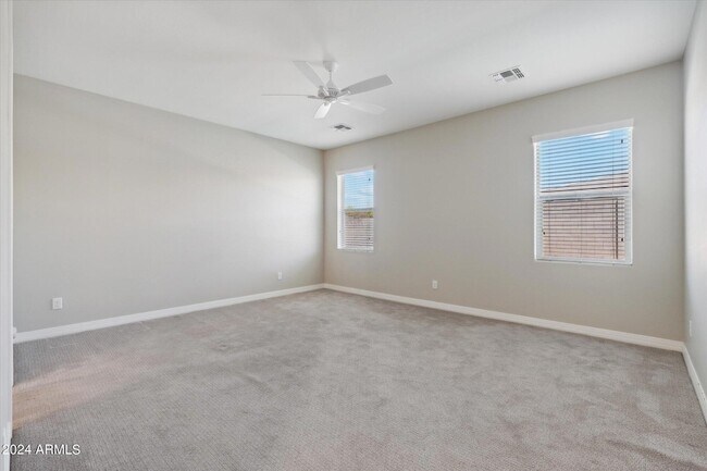 Building Photo - 10630 W Pinchot Ave