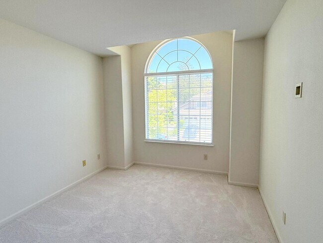 Building Photo - Terrific Danville Location Near Schools ! ...