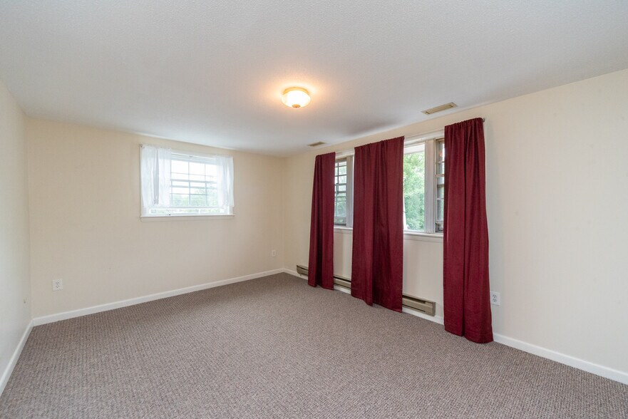 Building Photo - 46 Grove St