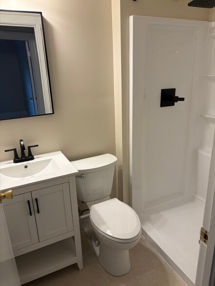 Building Photo - 536 Cavalier Dr