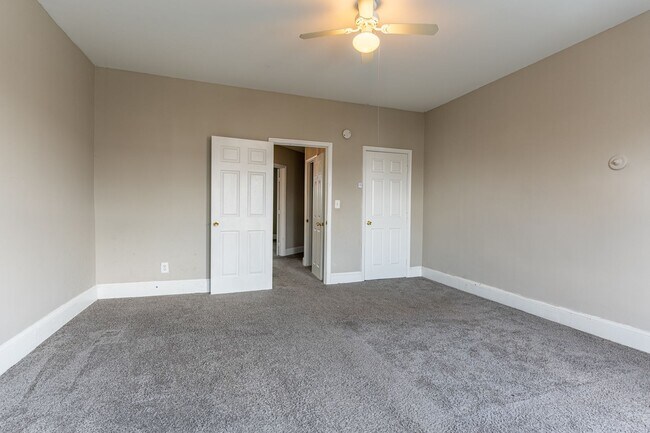 Building Photo - 3-Bed, 1-Bath Home with High Ceilings and Spacious Rooms