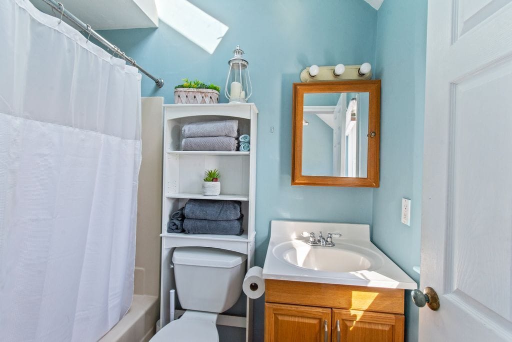 Building Photo - 12 Lower County Rd