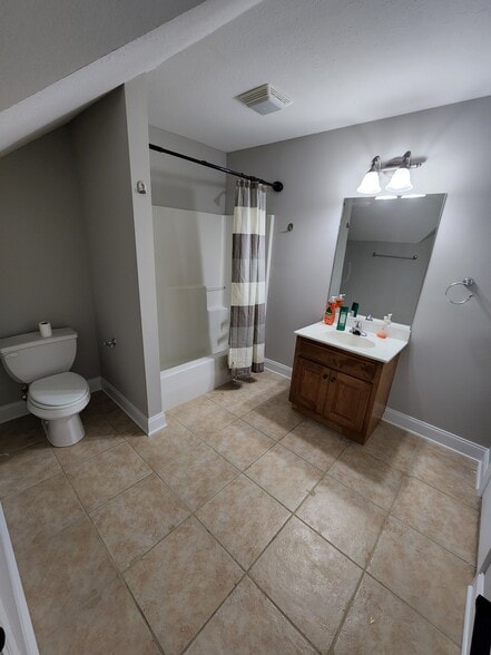 Building Photo - 7629 Prince Dr