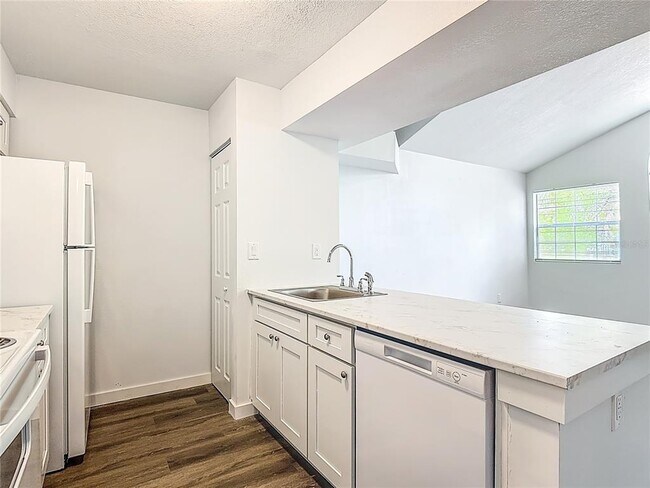 Building Photo - 2717 N Poinciana Blvd